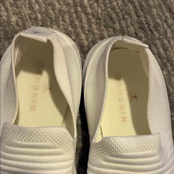 Danskin White Slip-On Sneakers, size 6 - Picture 2 of 5